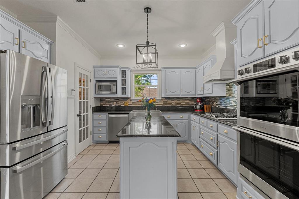 Terrell, Texas, 75160, United States, 4 Bedrooms Bedrooms, ,5 BathroomsBathrooms,Residential,For Sale,1827226