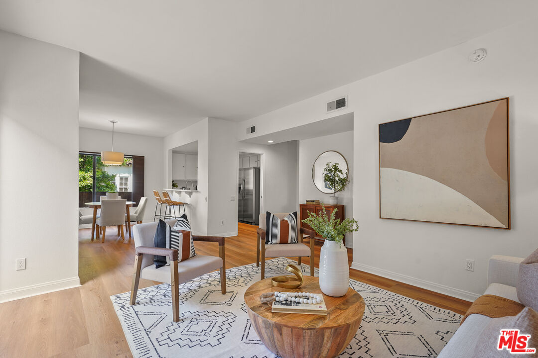Los Angeles, California, 90025, United States, 2 Bedrooms Bedrooms, ,3 BathroomsBathrooms,Residential,For Sale,1940642