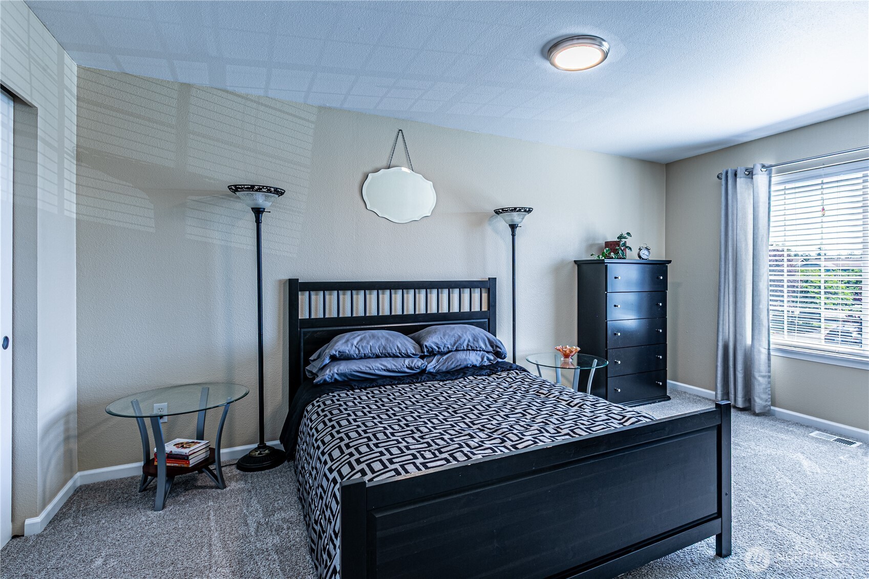 Tacoma, Washington, 98445, United States, 3 Bedrooms Bedrooms, ,3 BathroomsBathrooms,Residential,For Sale,1857304