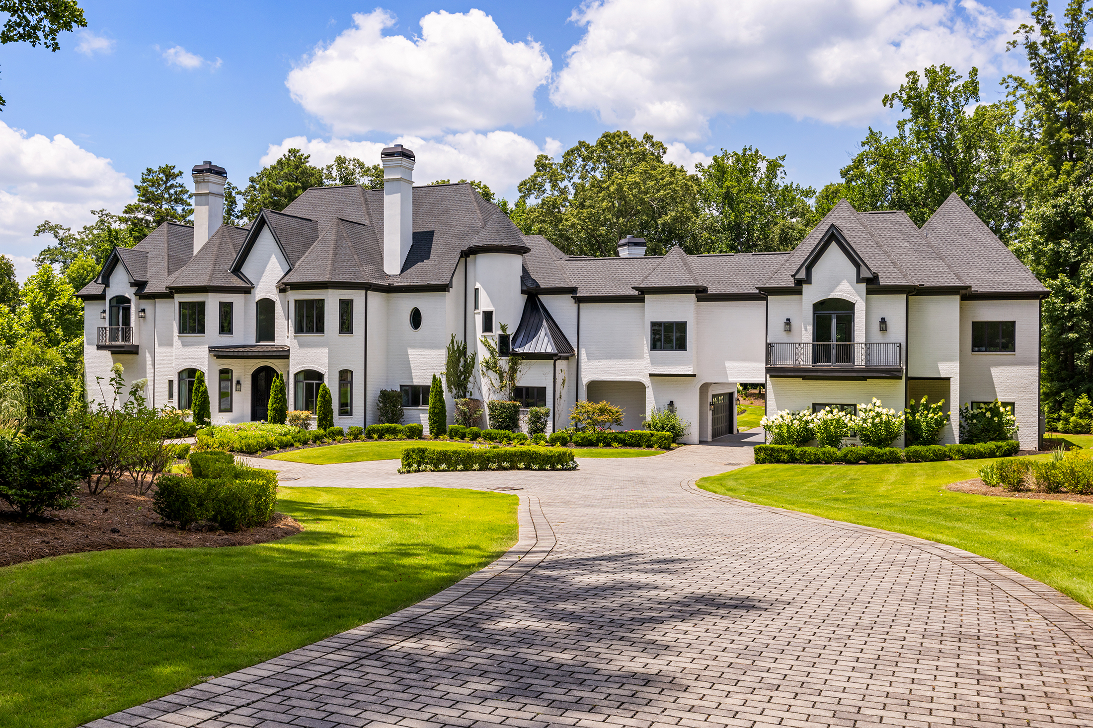  Exceptional Gated Estate with Resort-caliber Grounds - 物件實景