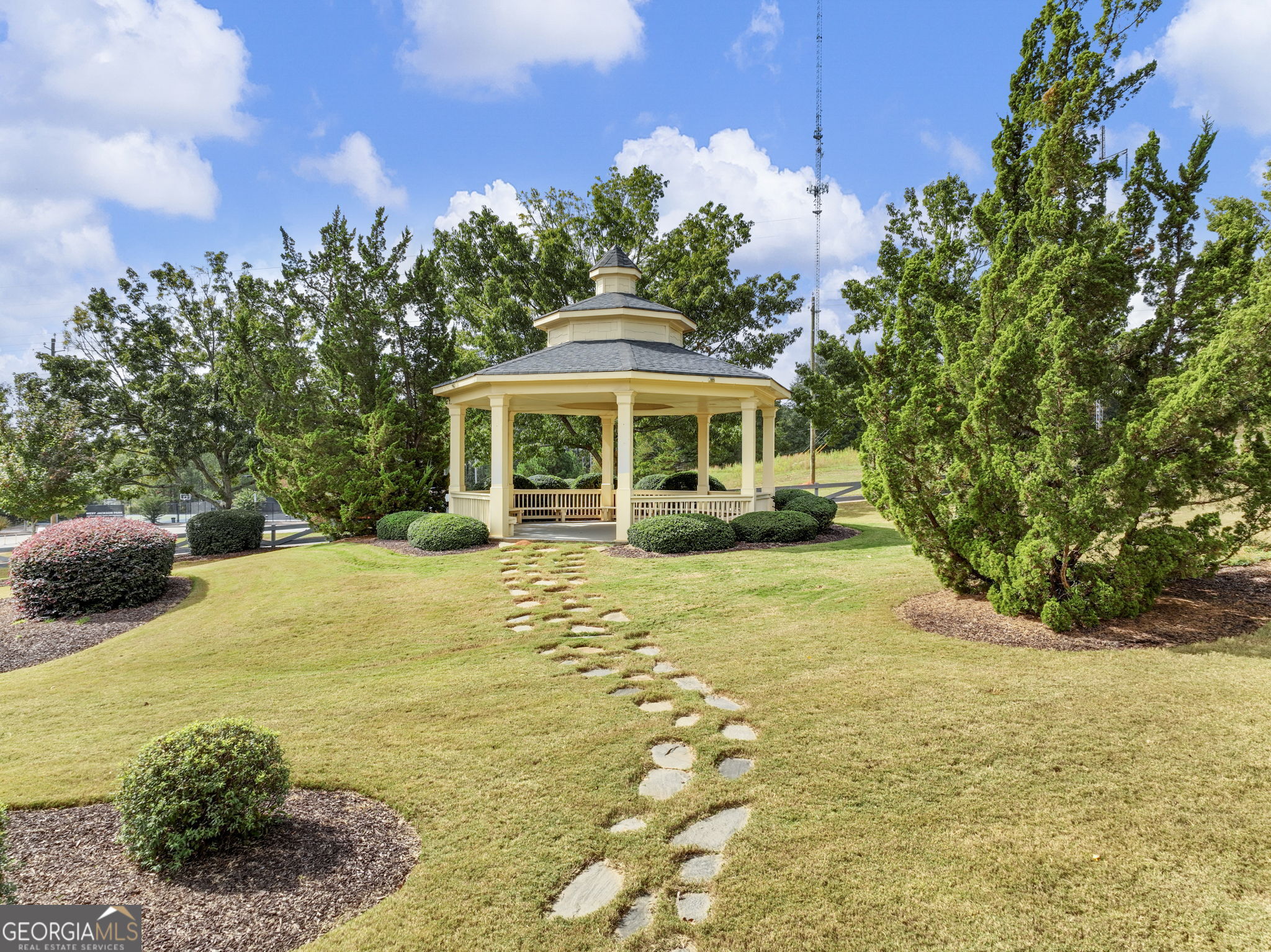 Hoschton, Georgia, 30548, United States, 5 Bedrooms Bedrooms, ,3 BathroomsBathrooms,Residential,For Sale,1986295