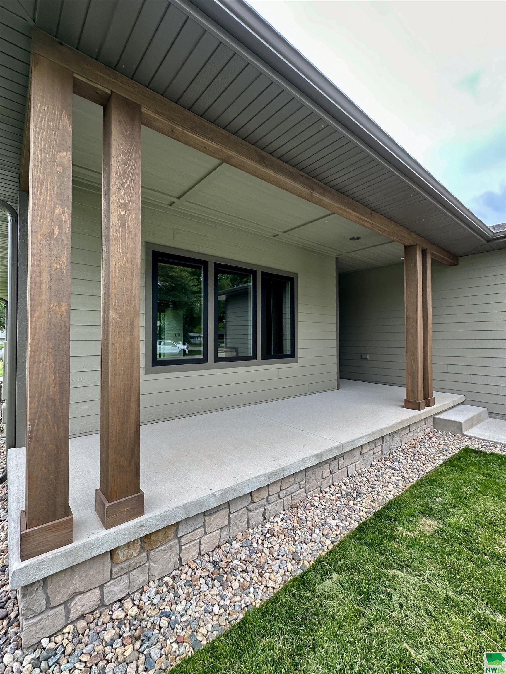Sergeant Bluff, Iowa, 51054, United States, 3 Bedrooms Bedrooms, ,2 BathroomsBathrooms,Residential,For Sale,1921249