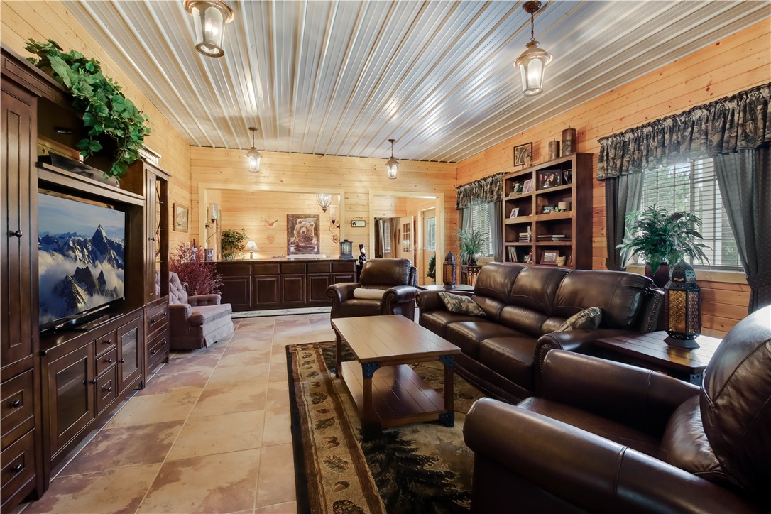 Cadott, Wisconsin, 54727, United States, 1 Bedroom Bedrooms, ,2 BathroomsBathrooms,Residential,For Sale,1938756