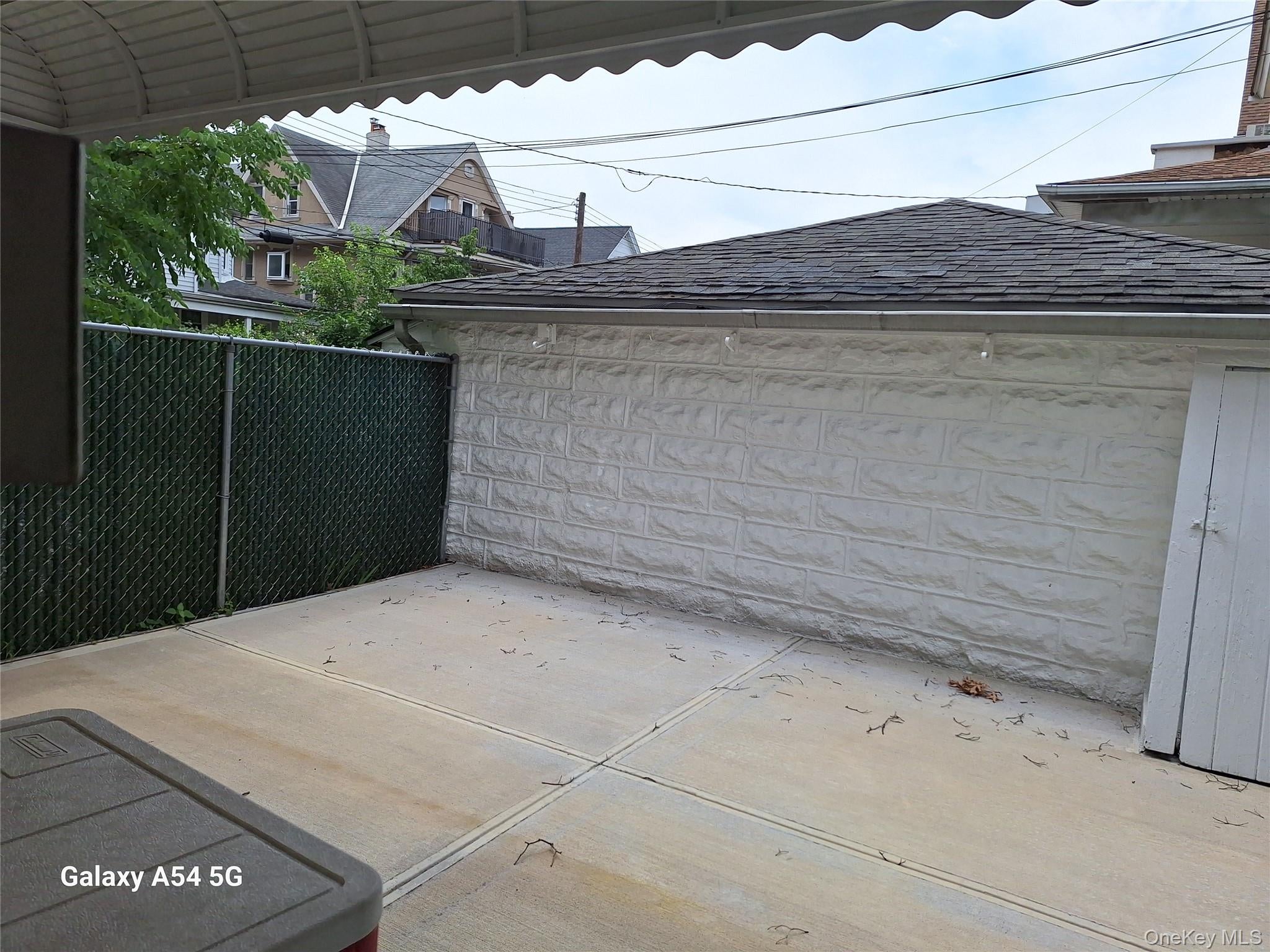 Woodhaven, New York, 11421, United States, 4 Bedrooms Bedrooms, ,2 BathroomsBathrooms,Residential,For Sale,2048228
