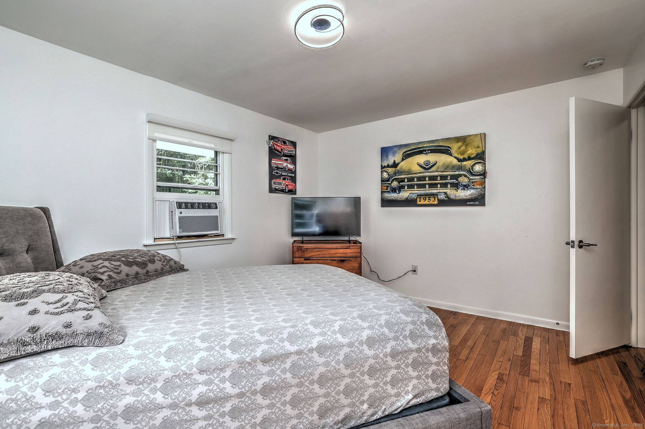 Woodbridge, Connecticut, 06525, United States, 5 Bedrooms Bedrooms, ,4 BathroomsBathrooms,Residential,For Sale,1890965