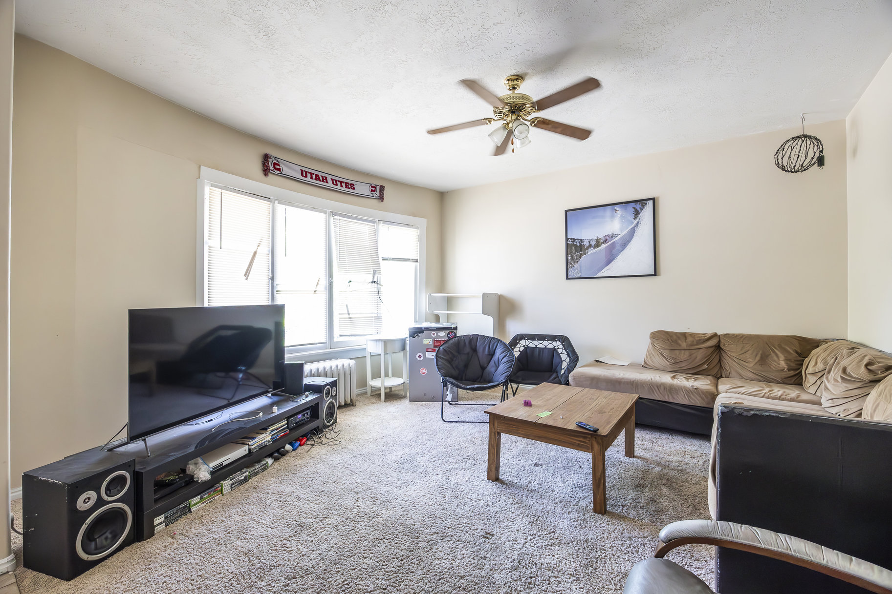  Rare Investment Opportunity on a Well-Maintained LEGAL Triplex - 物件實景