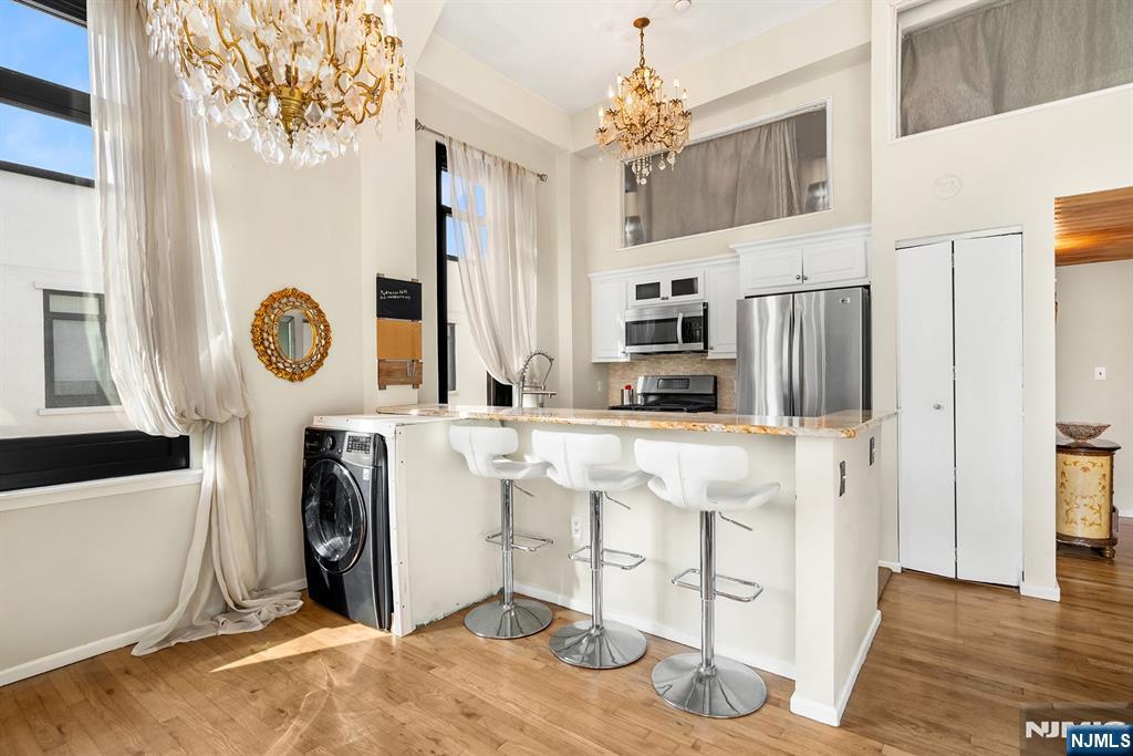 Weehawken, New Jersey, 07086, United States, 2 Bedrooms Bedrooms, ,2 BathroomsBathrooms,Residential,For Sale,1840362