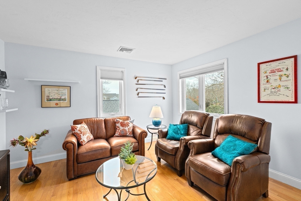 Plymouth, Massachusetts, 02360, United States, 2 Bedrooms Bedrooms, ,3 BathroomsBathrooms,Residential,For Sale,1994684