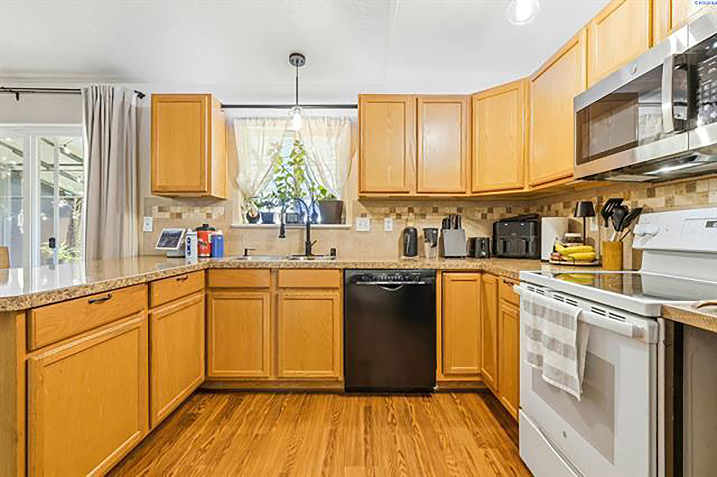  Wonderful 3 Bed Home RV /Boat Parking, Fully Fenced - 物件實景