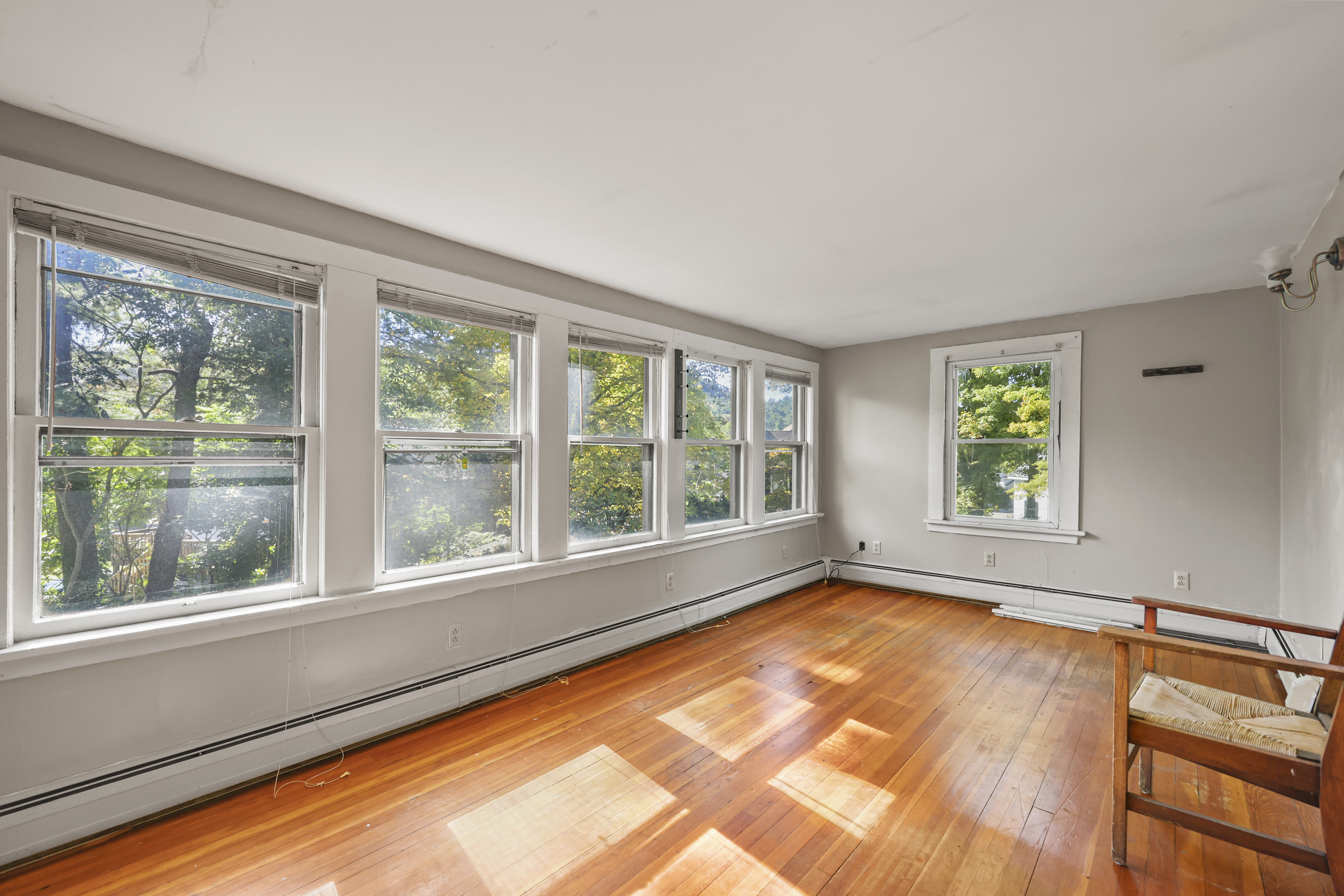  CHARMING STOCKBRIDGE 4-BED HOME AWAITS YOUR VISION - 物件實景