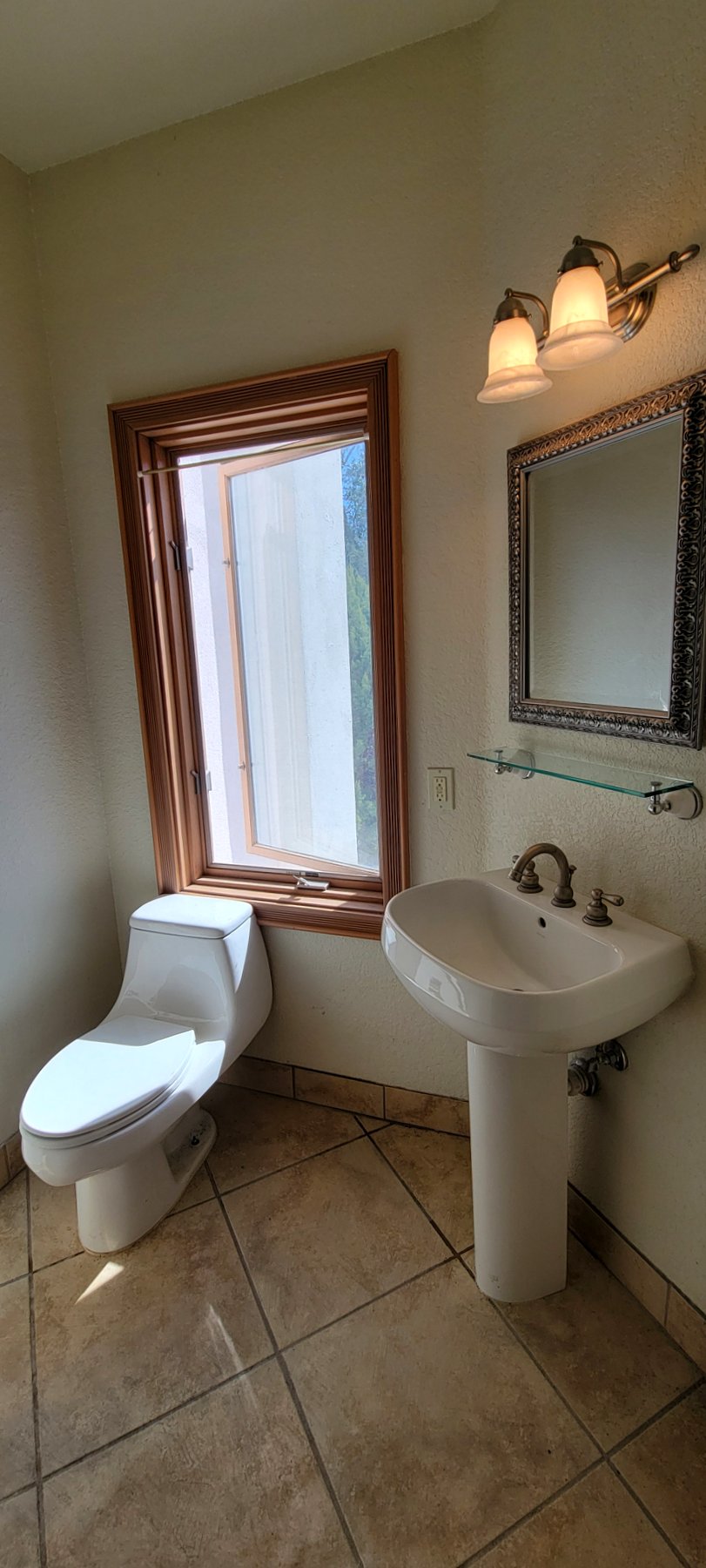 Silver City, New Mexico, 88061, United States, 4 Bedrooms Bedrooms, ,5 BathroomsBathrooms,Residential,For Sale,1973737