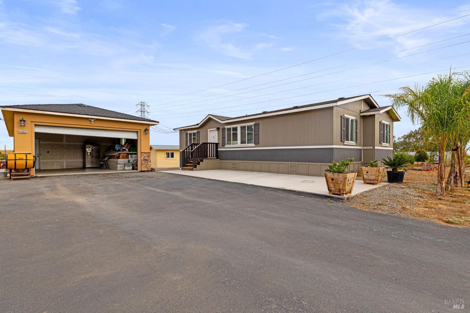 Vacaville, California, 95688, United States, 3 Bedrooms Bedrooms, ,2 BathroomsBathrooms,Residential,For Sale,1982047