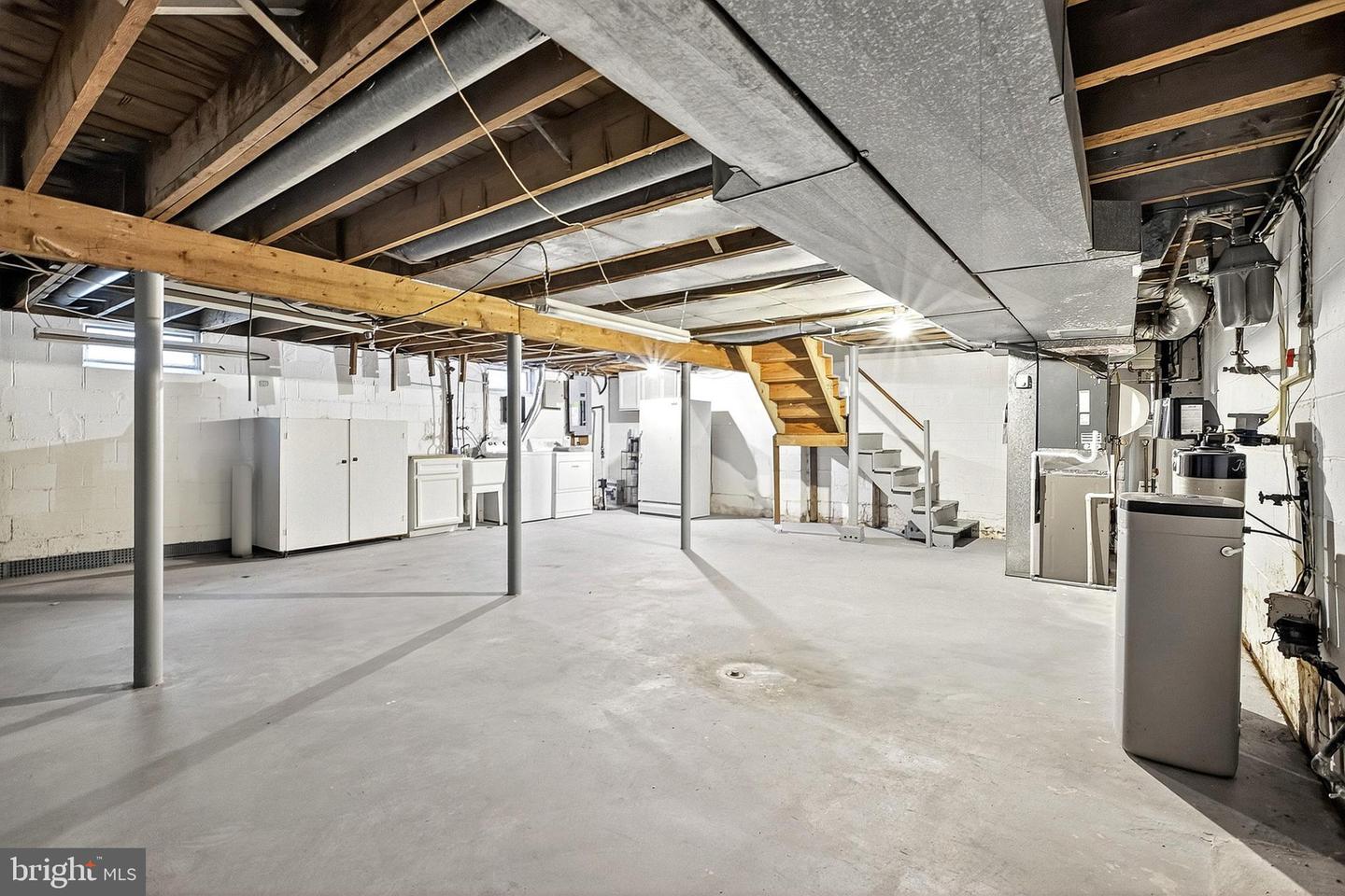 WILMINGTON, Delaware, 19810, United States, 4 Bedrooms Bedrooms, ,3 BathroomsBathrooms,Residential,For Sale,1990467