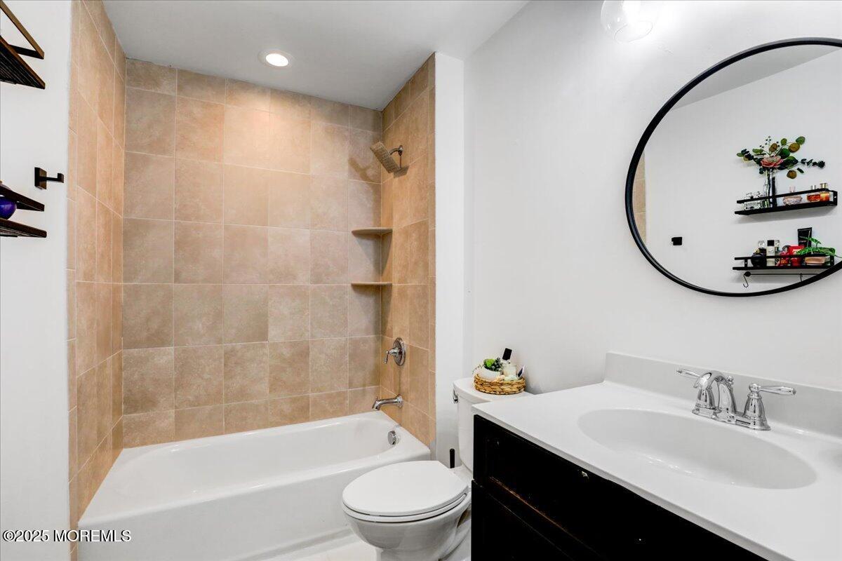 Brick, New Jersey, 08724, United States, 5 Bedrooms Bedrooms, ,3 BathroomsBathrooms,Residential,For Sale,1985674