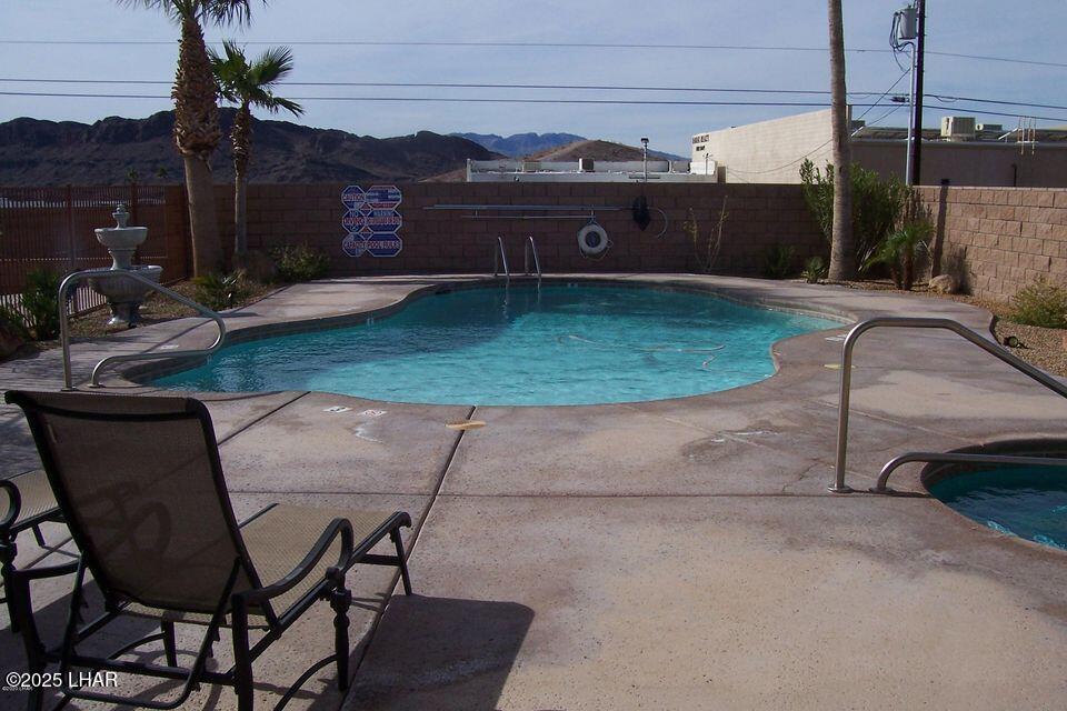 Lake Havasu City, Arizona, 86406, United States, 3 Bedrooms Bedrooms, ,2 BathroomsBathrooms,Residential,For Sale,1994362