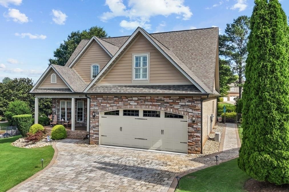 Inman, South Carolina, 29349, United States, 3 Bedrooms Bedrooms, ,4 BathroomsBathrooms,Residential,For Sale,1934992