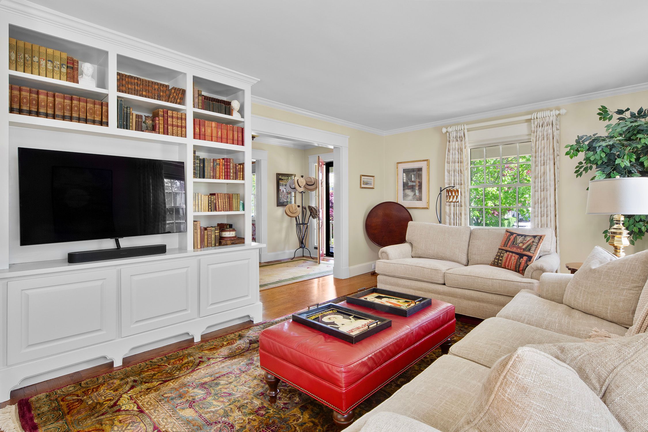  Classic Newport Colonial - 物件實景