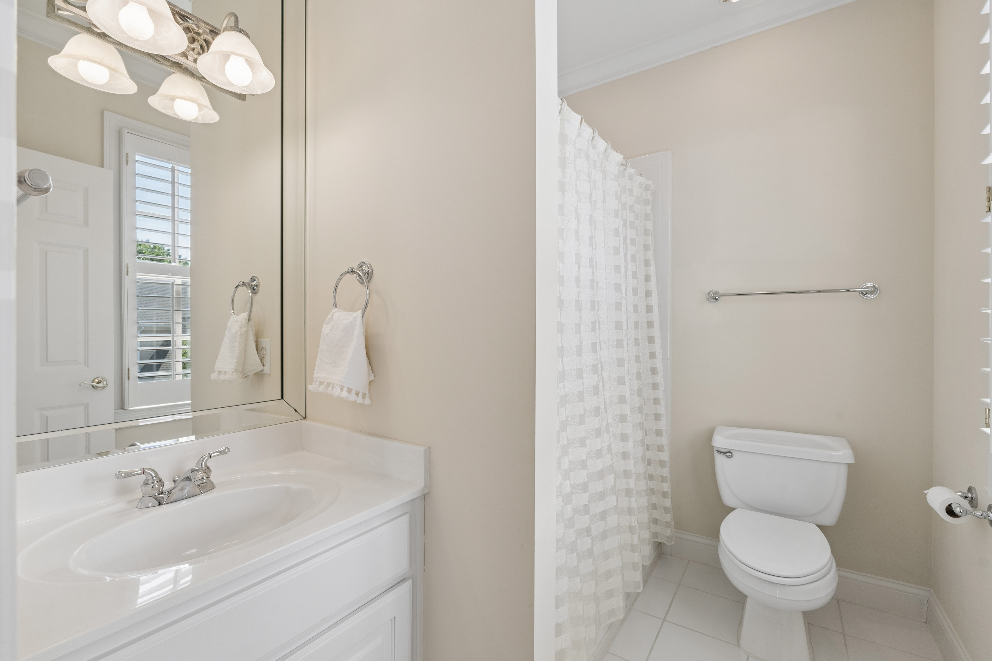  Traditional Cedar Shingle Beauty - 物件實景