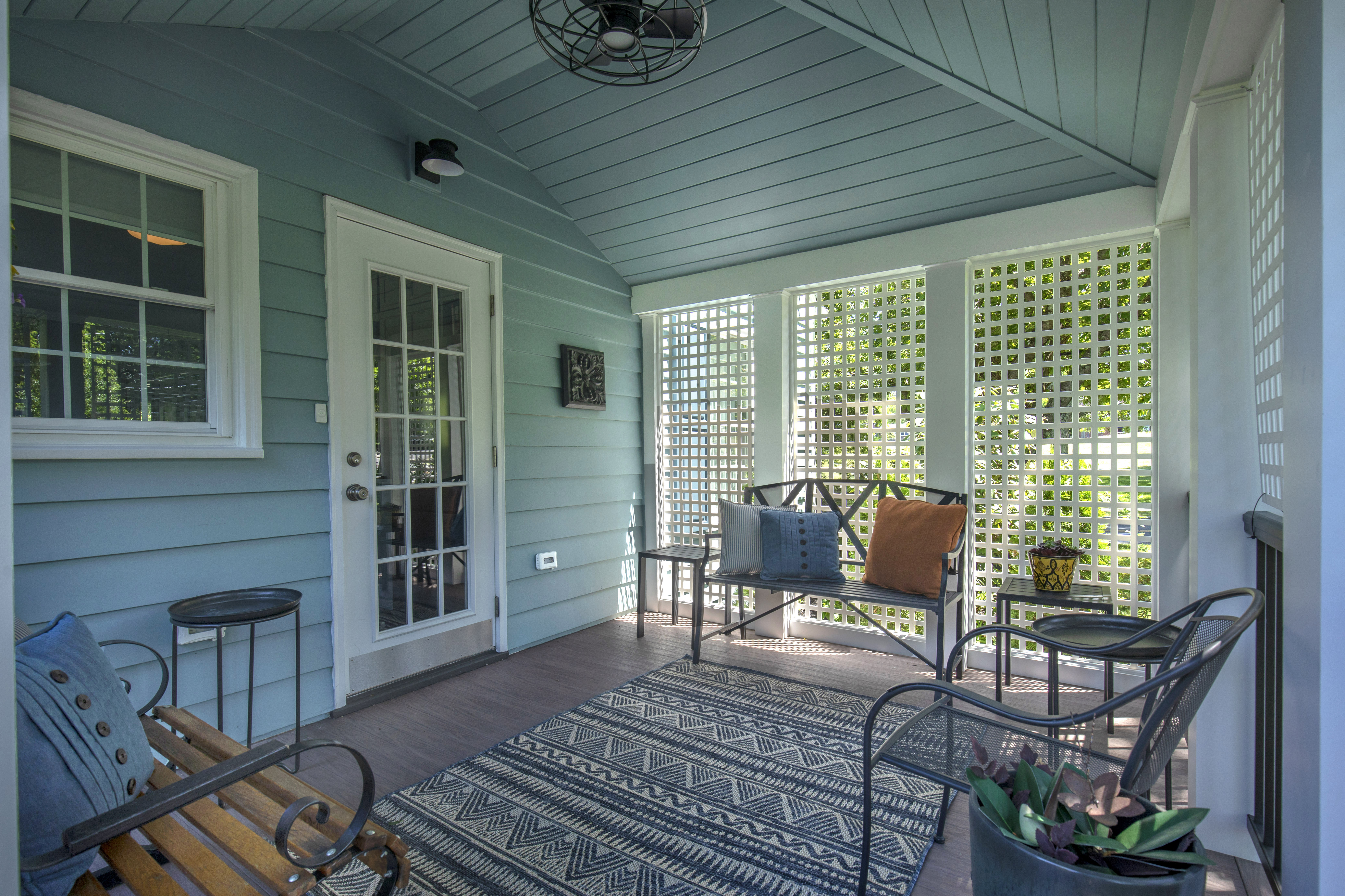  Charming Cape Cod Reflects Extraordinary Pride of Ownership - 物件實景