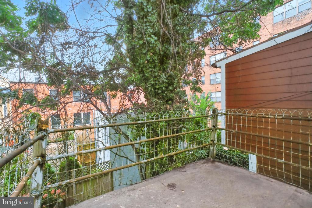 Washington, District of Columbia, 20003, United States, 3 Bedrooms Bedrooms, ,1 BathroomBathrooms,Residential,For Sale,1944860