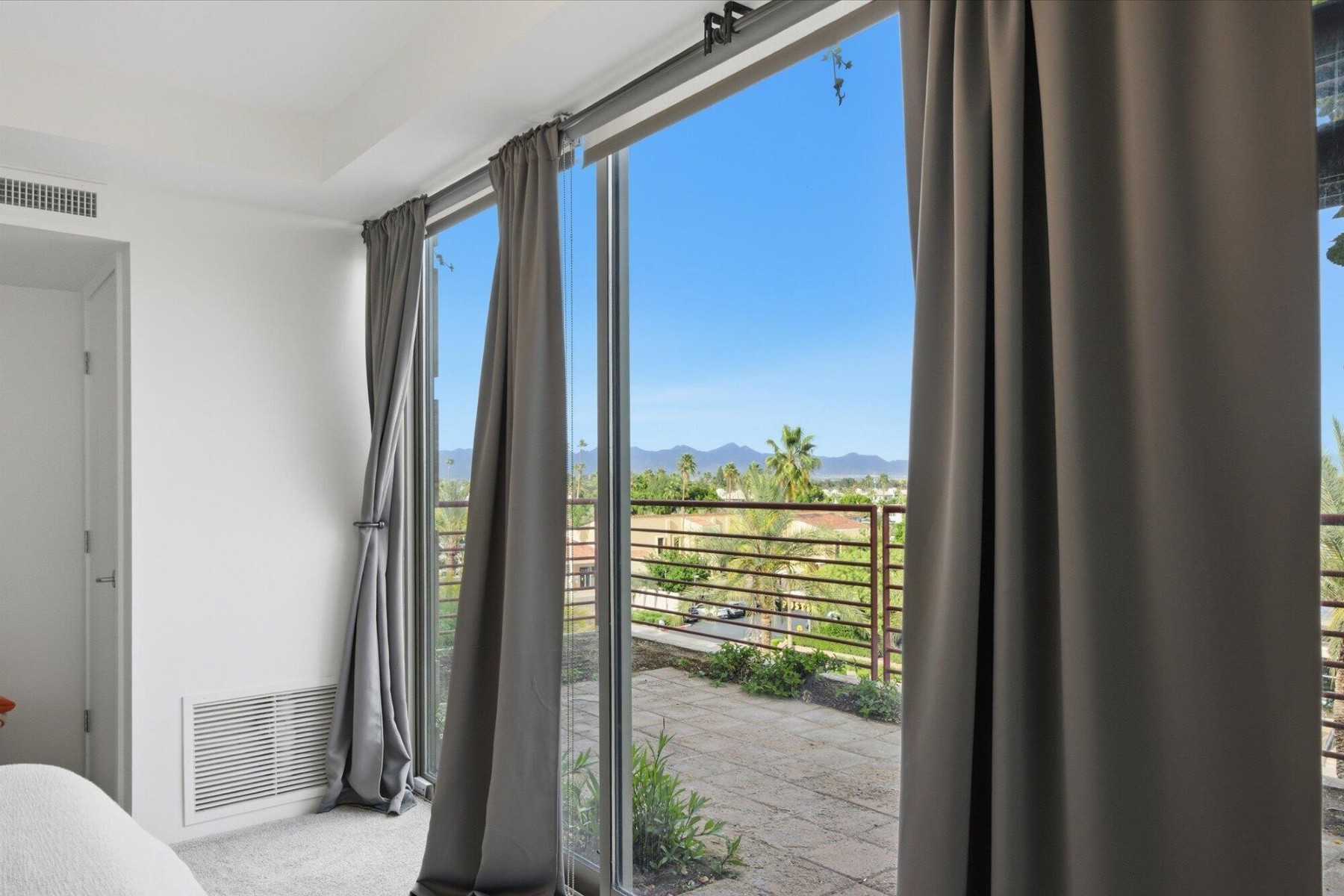  7167 E Rancho Vista Drive  Scottsdale, AZ - 物件實景