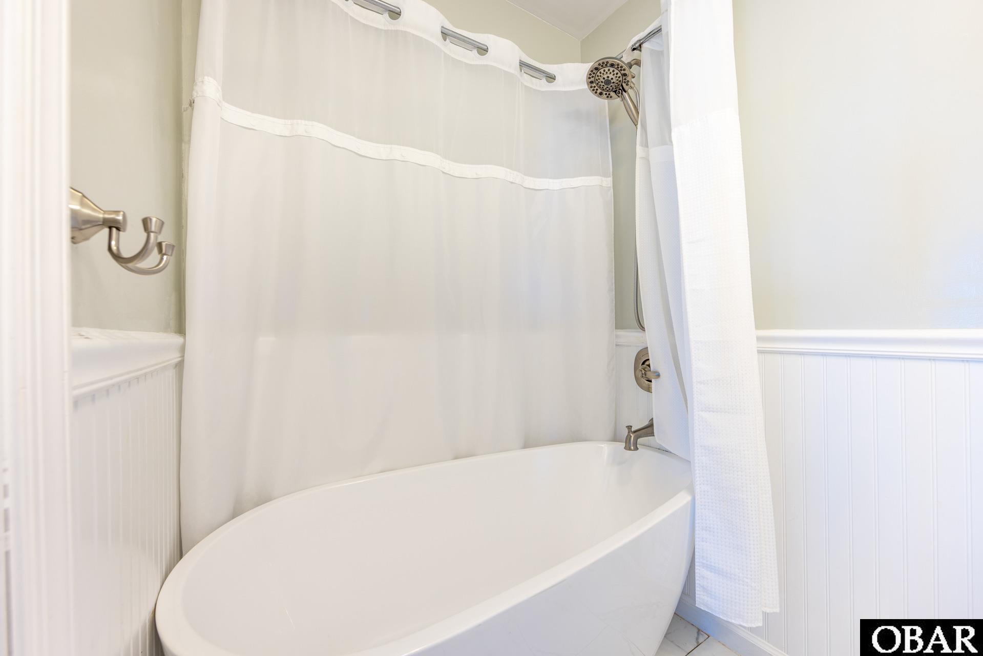 Manteo, North Carolina, 27954, United States, 3 Bedrooms Bedrooms, ,3 BathroomsBathrooms,Residential,For Sale,1847368