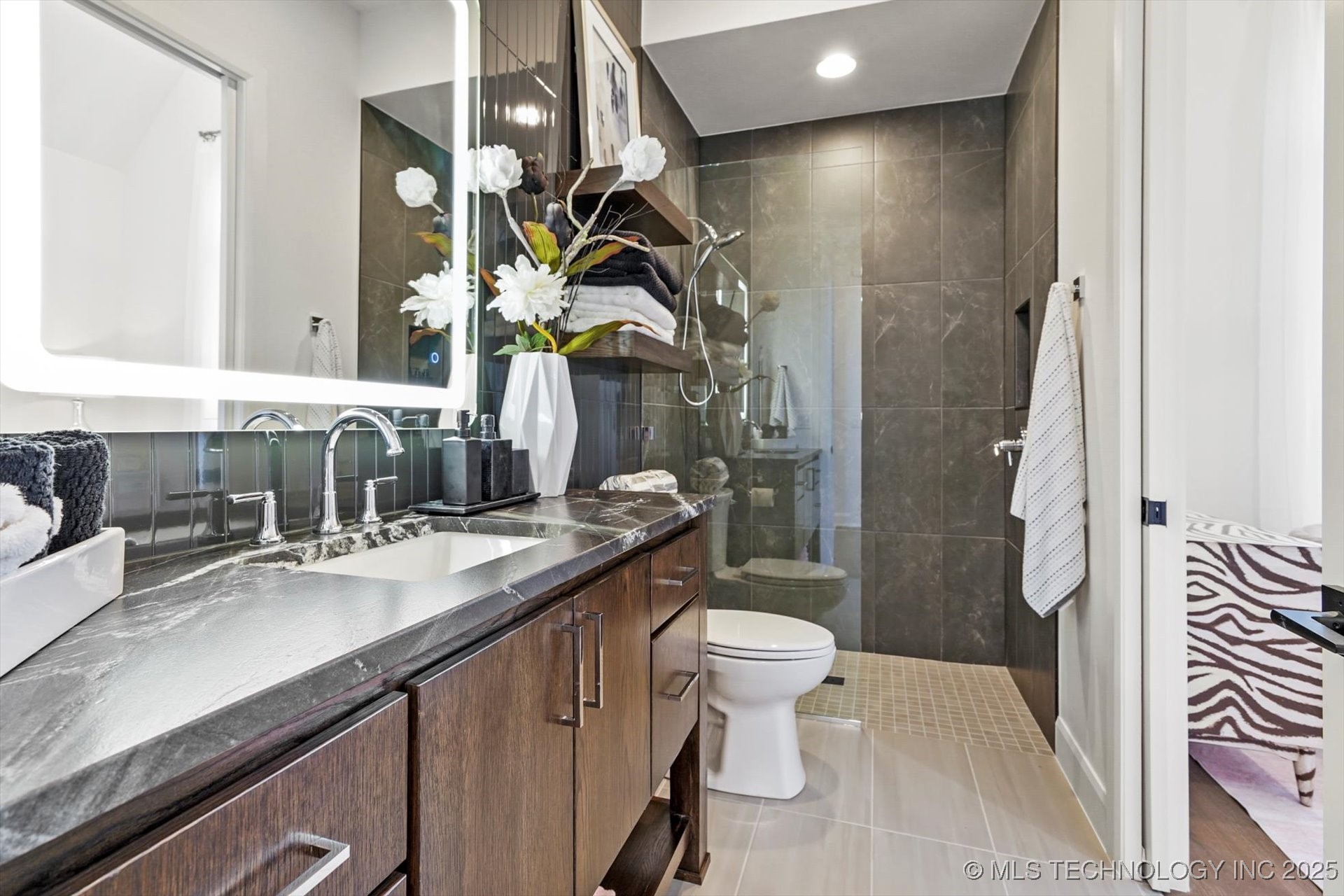 Broken Arrow, Oklahoma, 74014, United States, 3 Bedrooms Bedrooms, ,3 BathroomsBathrooms,Residential,For Sale,1927200