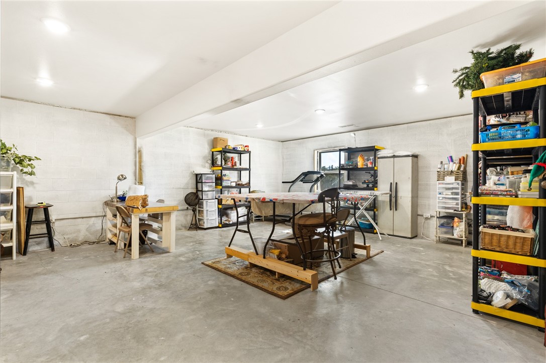 Yellville, Arkansas, 72687, United States, 2 Bedrooms Bedrooms, ,3 BathroomsBathrooms,Residential,For Sale,1970032