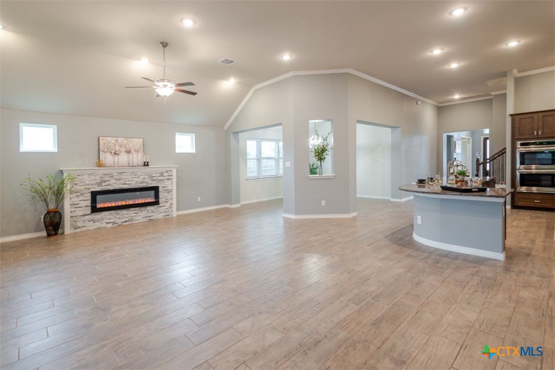 Killeen, Texas, 76542, United States, 5 Bedrooms Bedrooms, ,4 BathroomsBathrooms,Residential,For Sale,1988251