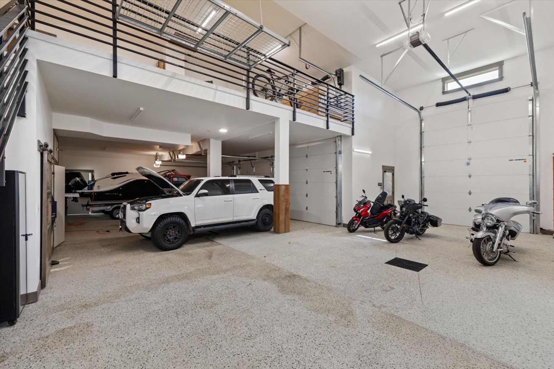  Elevated Westbank Living with Buildout Potential - 物件實景