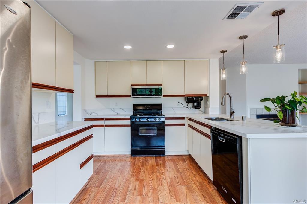 Oceanside, California, 92057, United States, 3 Bedrooms Bedrooms, ,2 BathroomsBathrooms,Residential,For Sale,1978586