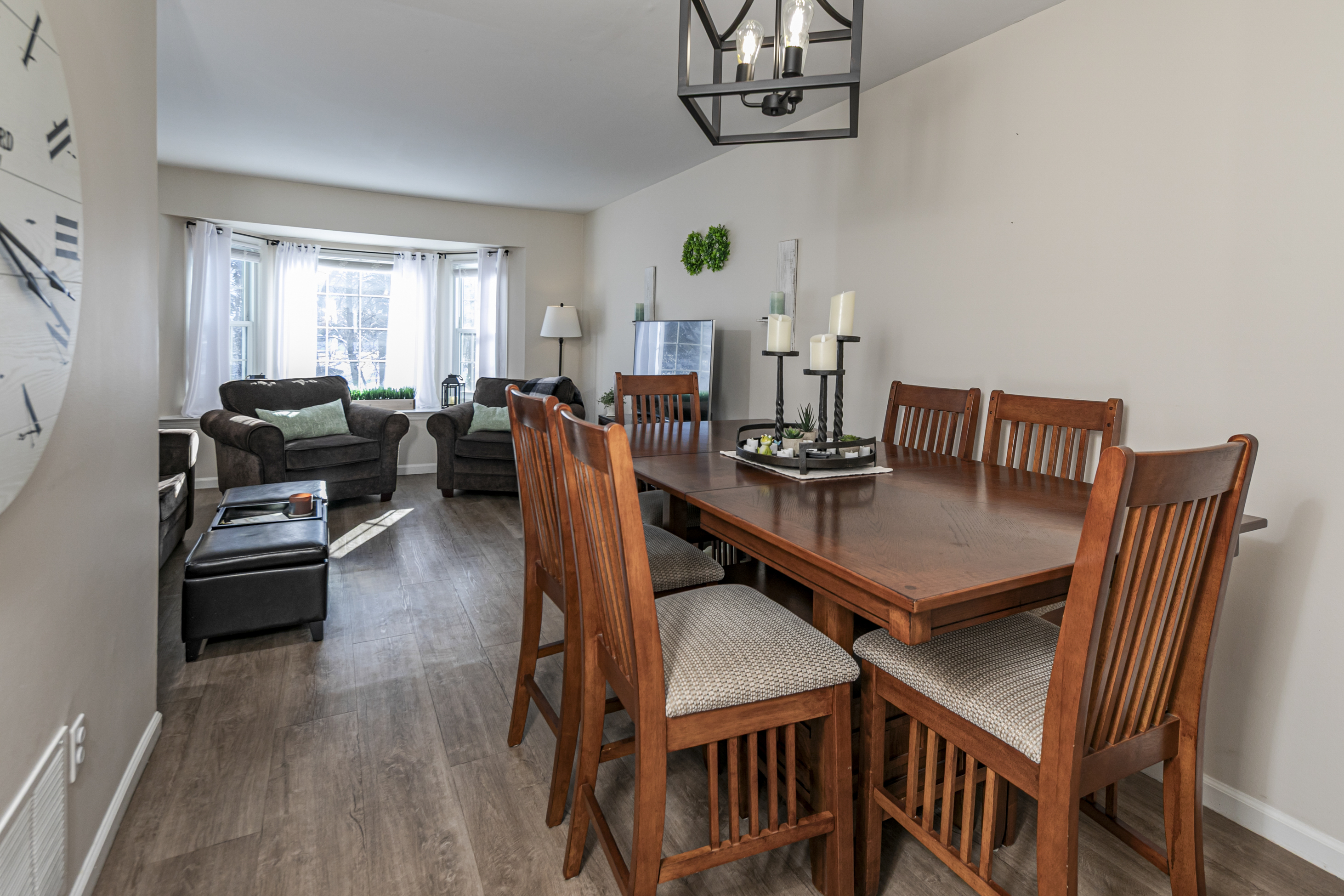  Williamsburg Square Townhouse with New Kitchen, Floors & Bath - 物件實景