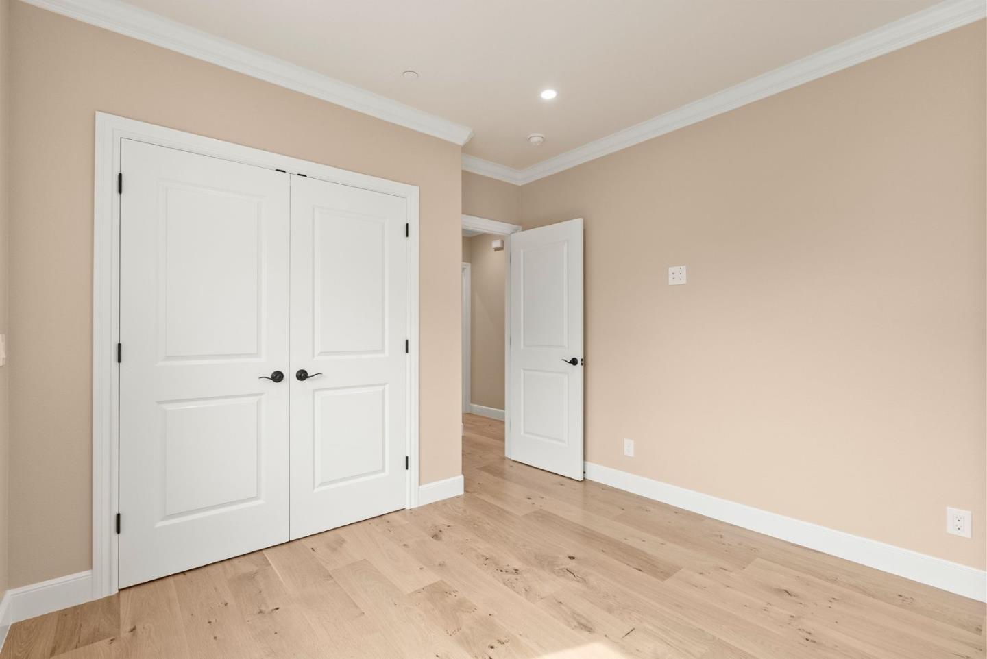 San Mateo, California, 94402, United States, 5 Bedrooms Bedrooms, ,4 BathroomsBathrooms,Residential,For Sale,1941732