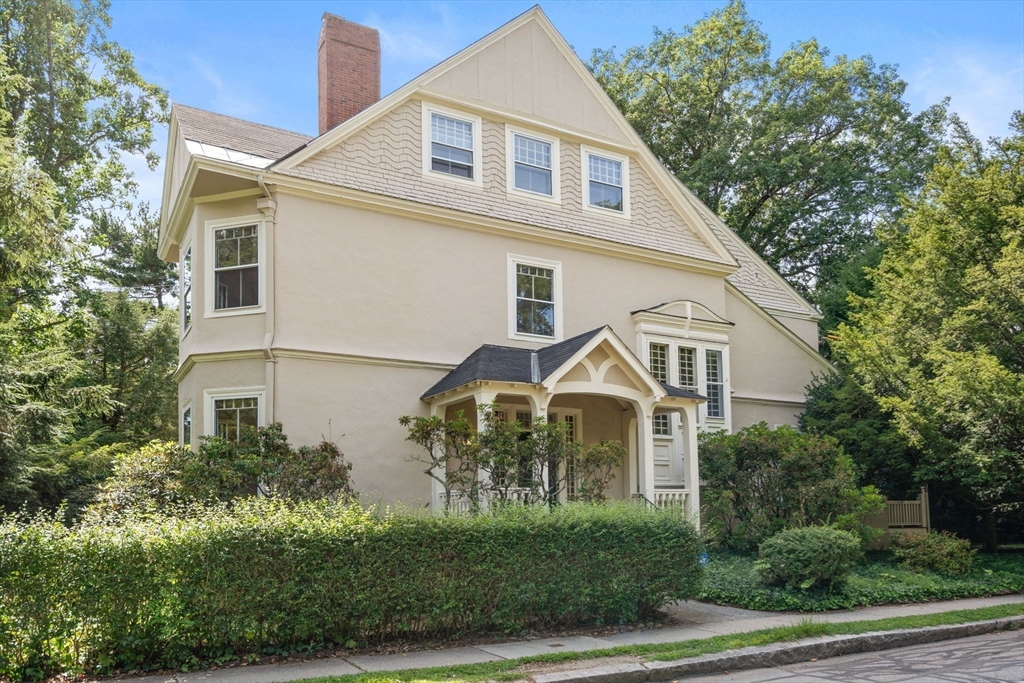Cambridge, Massachusetts, 02138, United States, 6 Bedrooms Bedrooms, ,4 BathroomsBathrooms,Residential,For Sale,1947973