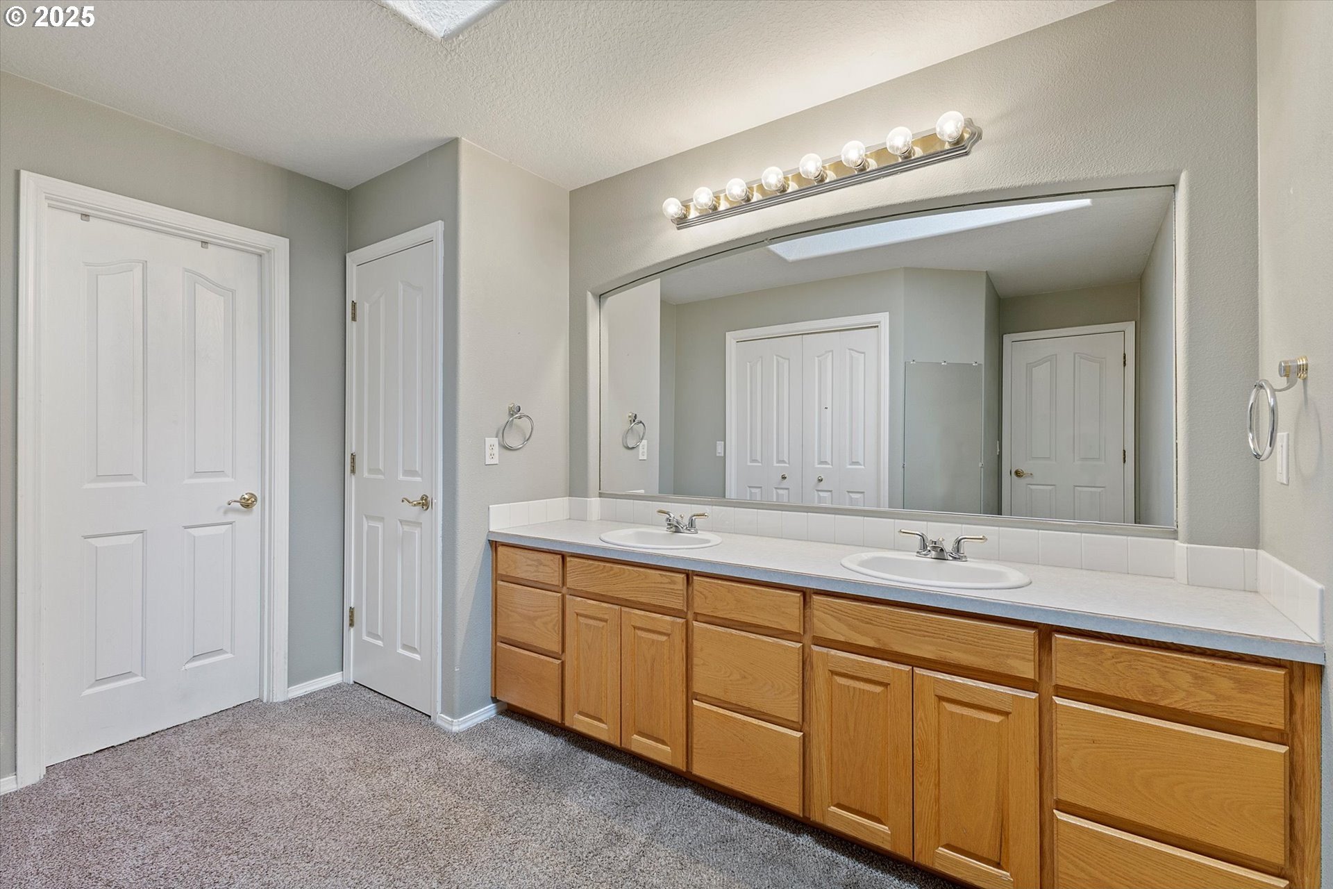 Newberg, Oregon, 97132, United States, 3 Bedrooms Bedrooms, ,2 BathroomsBathrooms,Residential,For Sale,1972944