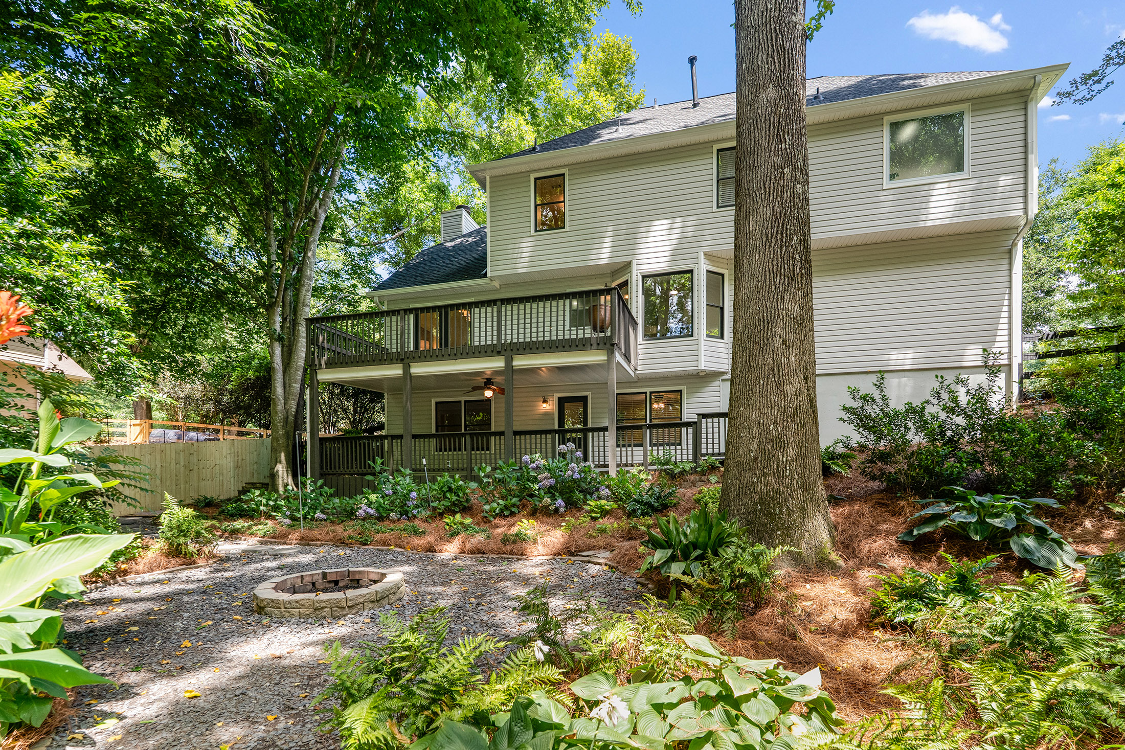  Exceptional Value in Mannings Ridge with Major Updates Throughout - 物件實景