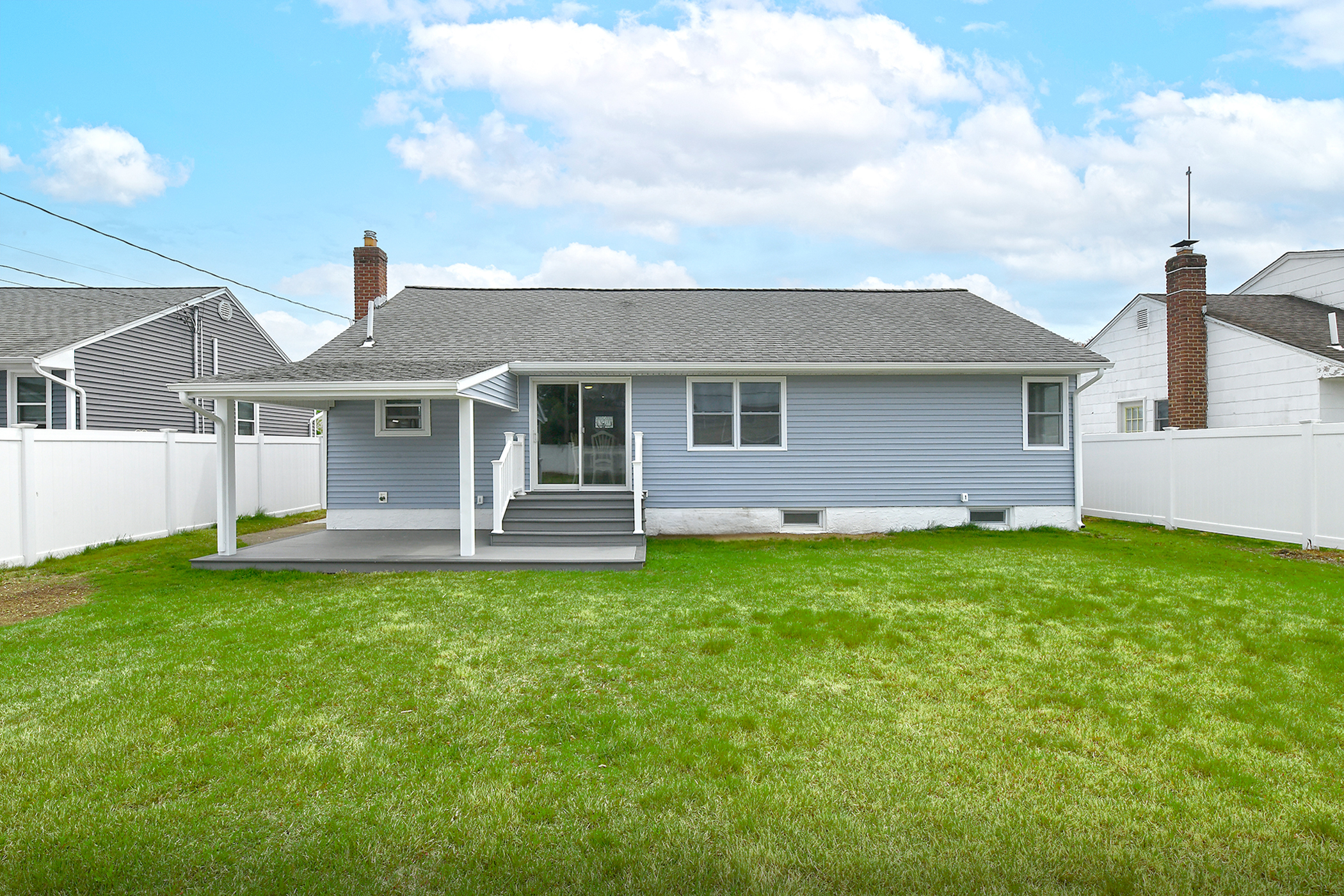 Farmingdale, New York, 11735, United States, 3 Bedrooms Bedrooms, ,2 BathroomsBathrooms,Residential,For Sale,1928376