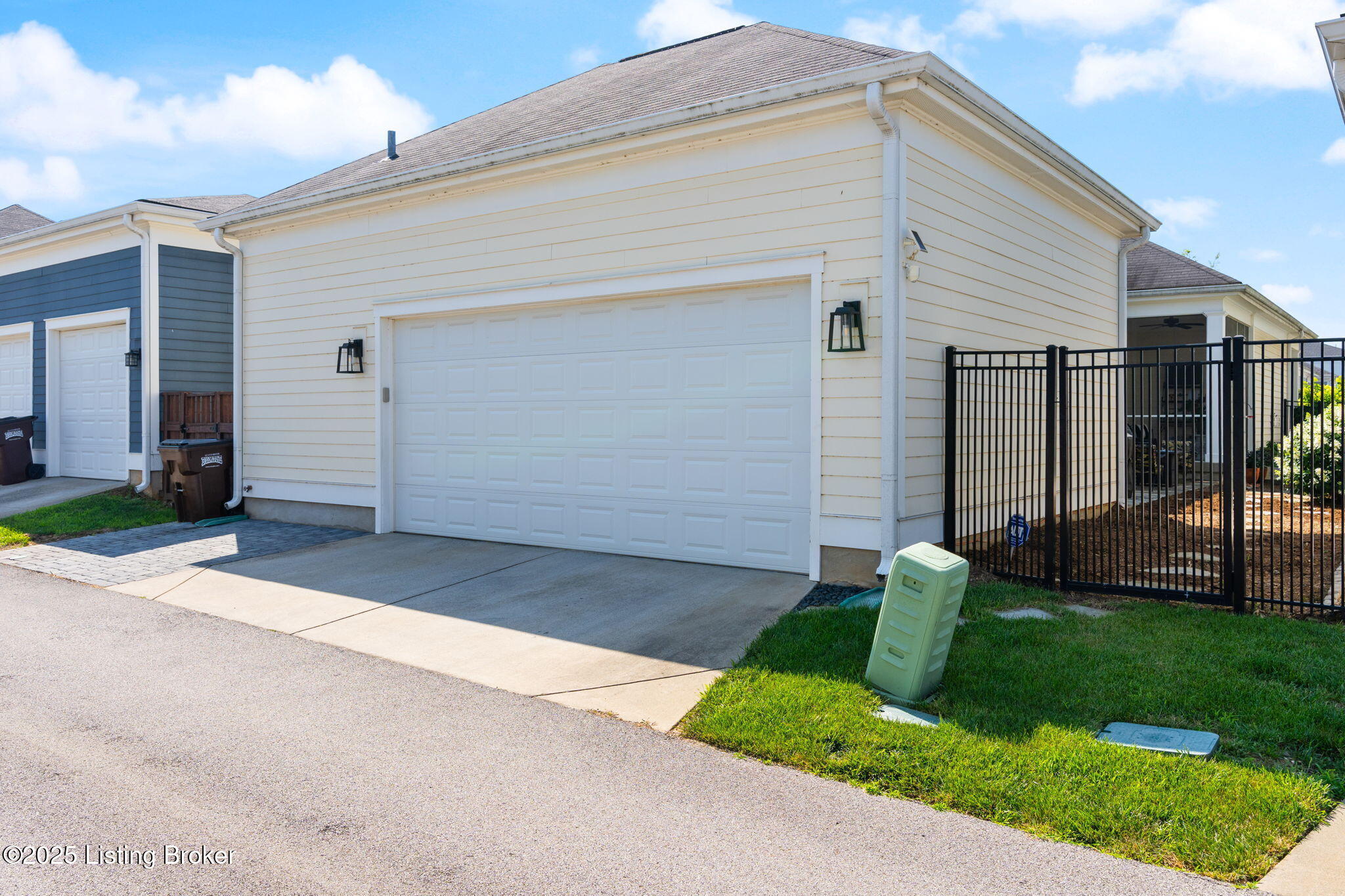 Prospect, Kentucky, 40059, United States, 4 Bedrooms Bedrooms, ,3 BathroomsBathrooms,Residential,For Sale,1938891