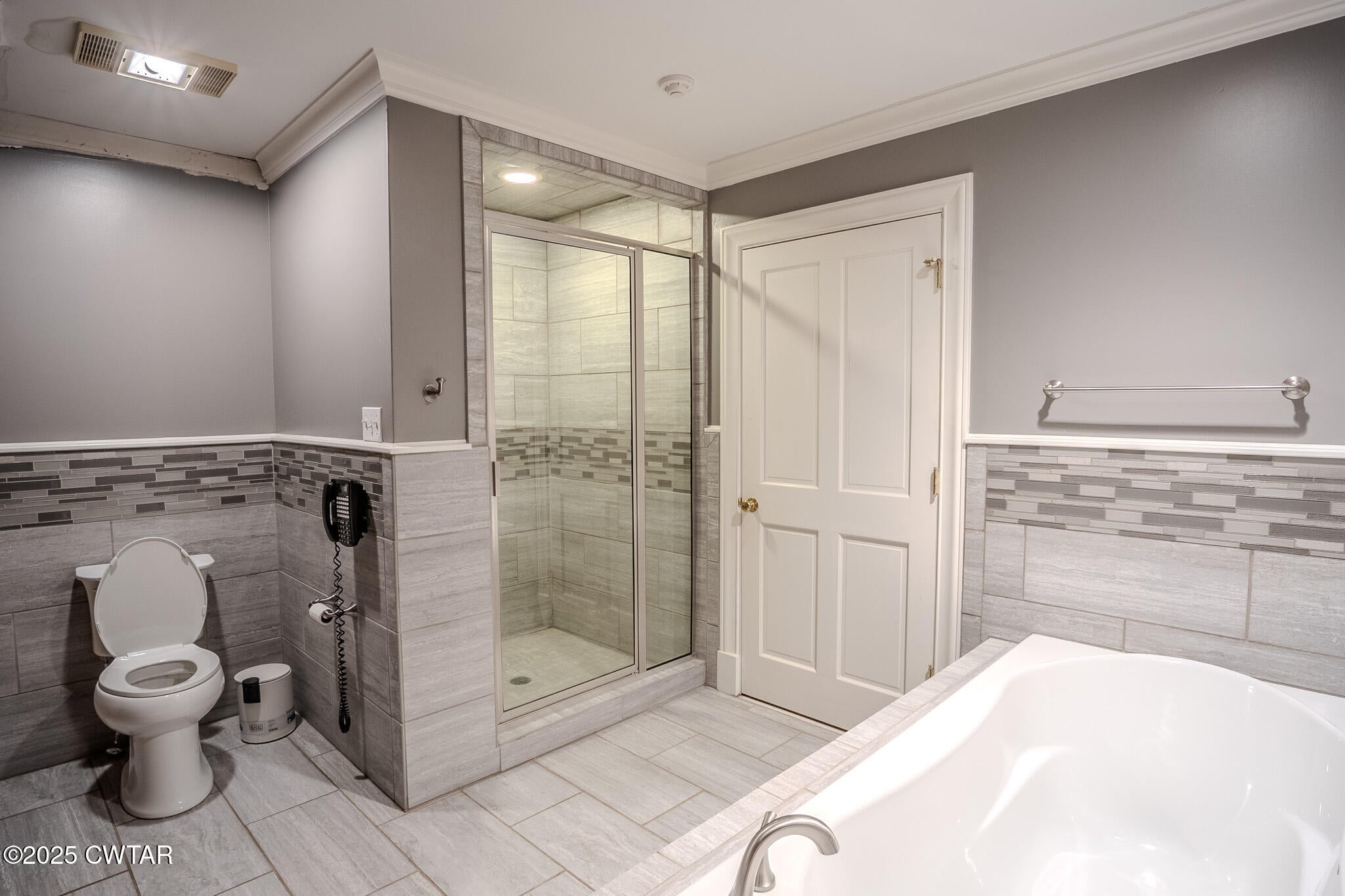 Jackson, Tennessee, 38305, United States, 5 Bedrooms Bedrooms, ,5 BathroomsBathrooms,Residential,For Sale,2006604