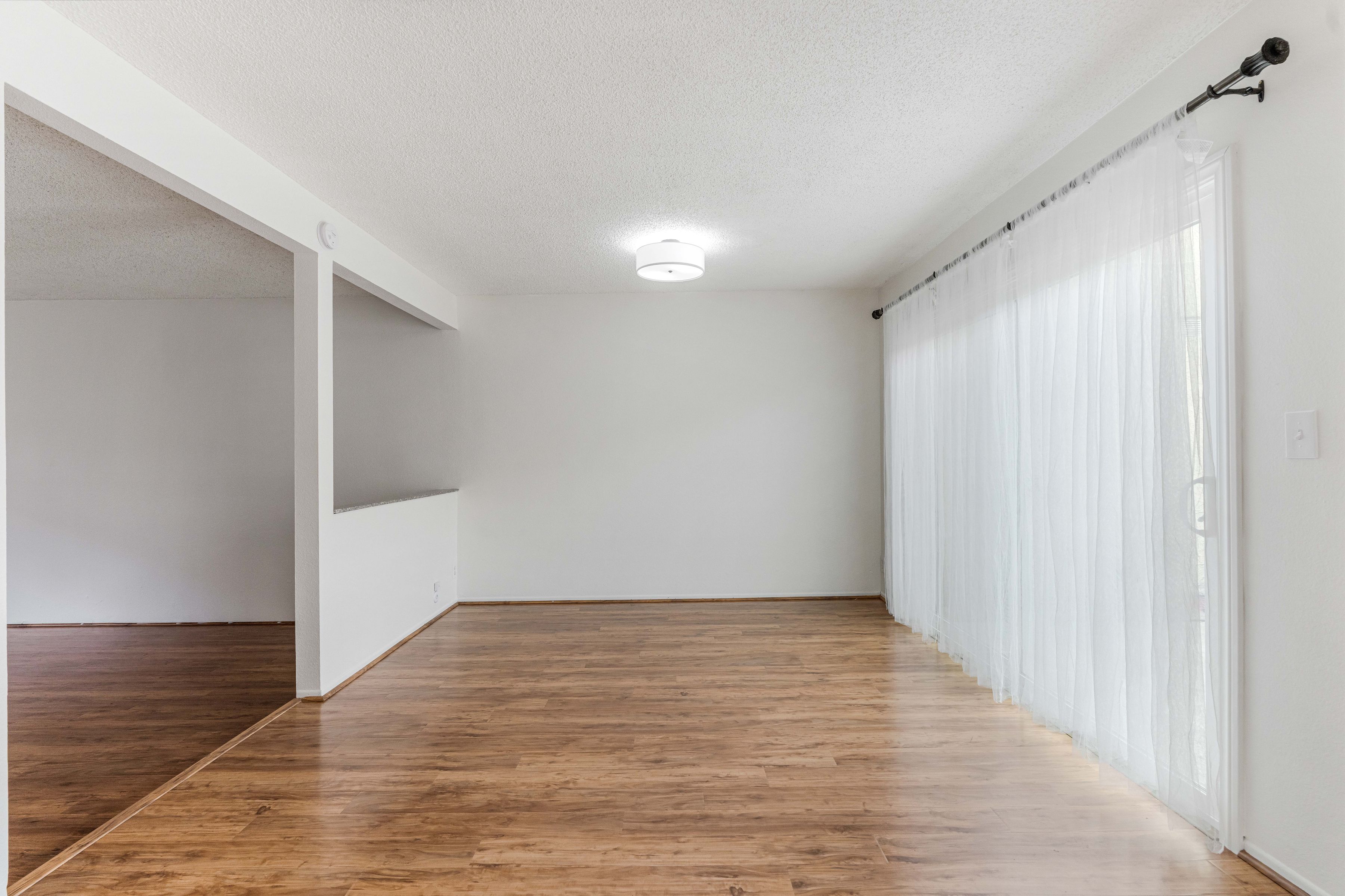  6746 Encino Avenue #2 - 物件實景