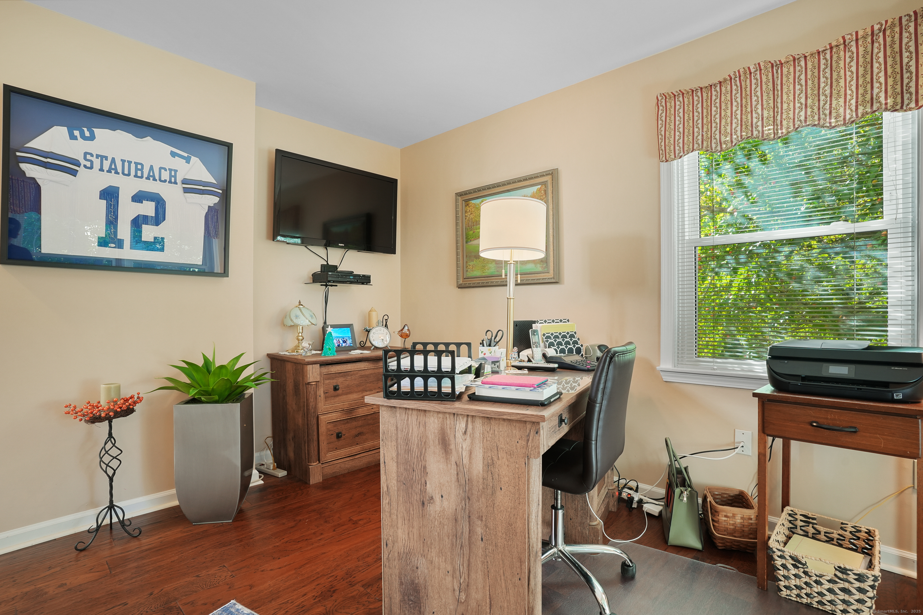 New Milford, Connecticut, 06776, United States, 2 Bedrooms Bedrooms, ,3 BathroomsBathrooms,Residential,For Sale,1970230