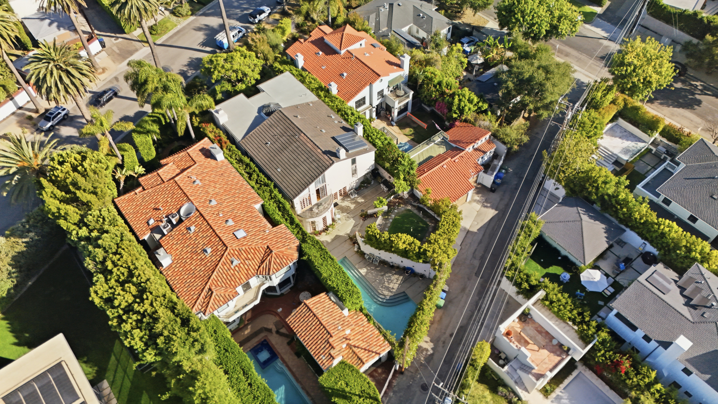 815 Georgina Ave - 物件實景