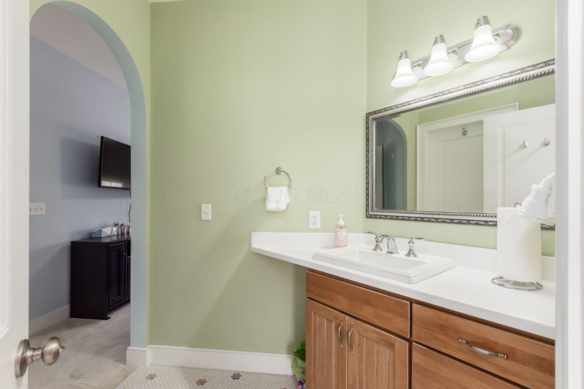 Rockbridge, Ohio, 43149, United States, 8 Bedrooms Bedrooms, ,10 BathroomsBathrooms,Residential,For Sale,1818163