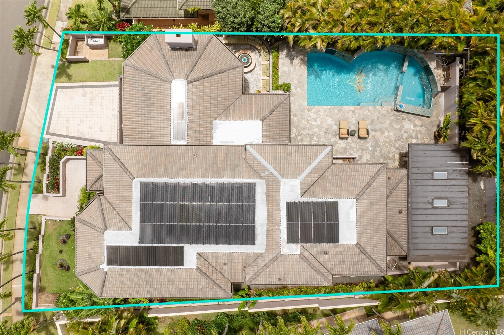 Honolulu, Hawaii, 96821, United States, 4 Bedrooms Bedrooms, ,5 BathroomsBathrooms,Residential,For Sale,1947061