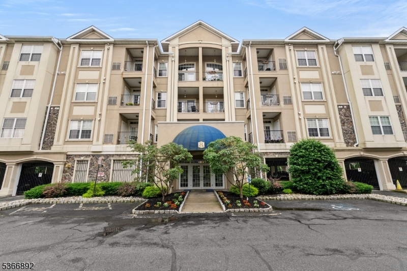 Clifton City, New Jersey, 07013, United States, 2 Bedrooms Bedrooms, ,2 BathroomsBathrooms,Residential,For Sale,1870870