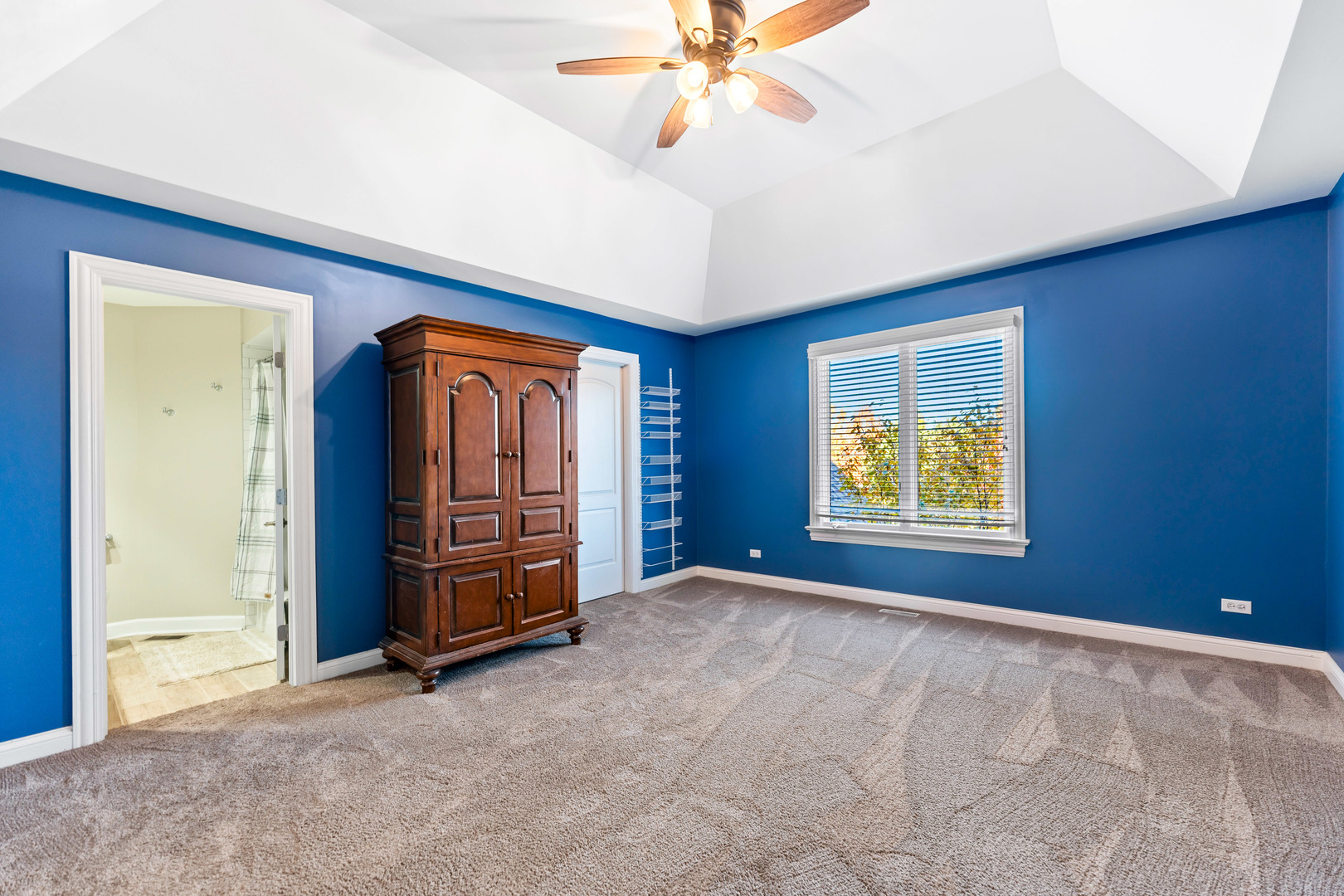 St. Charles, Illinois, 60175, United States, 5 Bedrooms Bedrooms, ,5 BathroomsBathrooms,Residential,For Sale,1989191