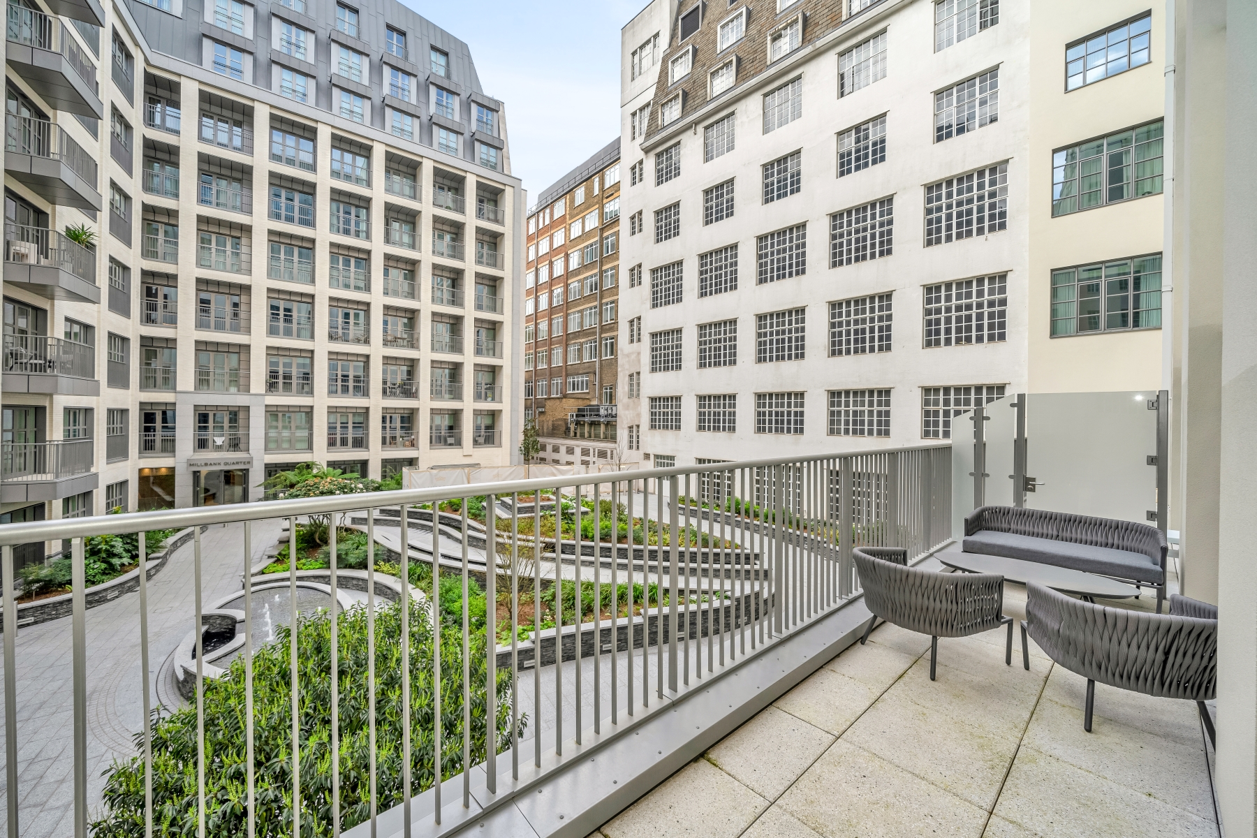  Elegant apartment with private terrace in exclusive, riverside Westminster - 物件實景