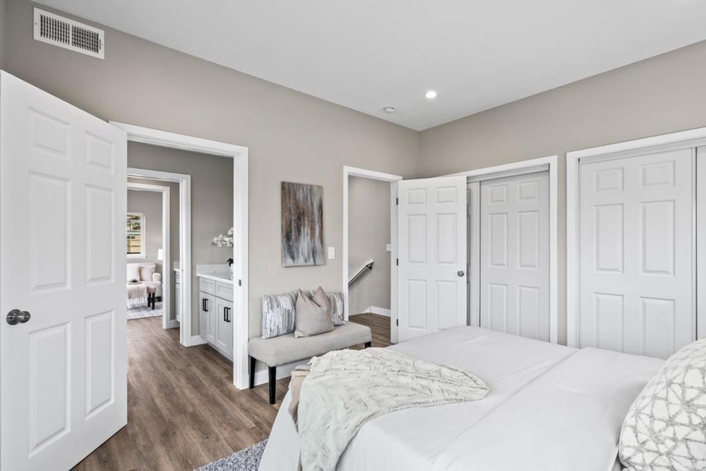 South San Francisco, California, 94080, United States, 4 Bedrooms Bedrooms, ,4 BathroomsBathrooms,Residential,For Sale,1978903