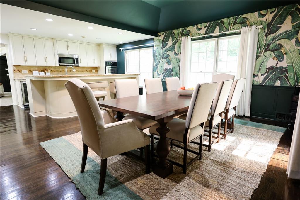 Atlanta, Georgia, 30327, United States, 5 Bedrooms Bedrooms, ,4 BathroomsBathrooms,Residential,For Sale,1926294