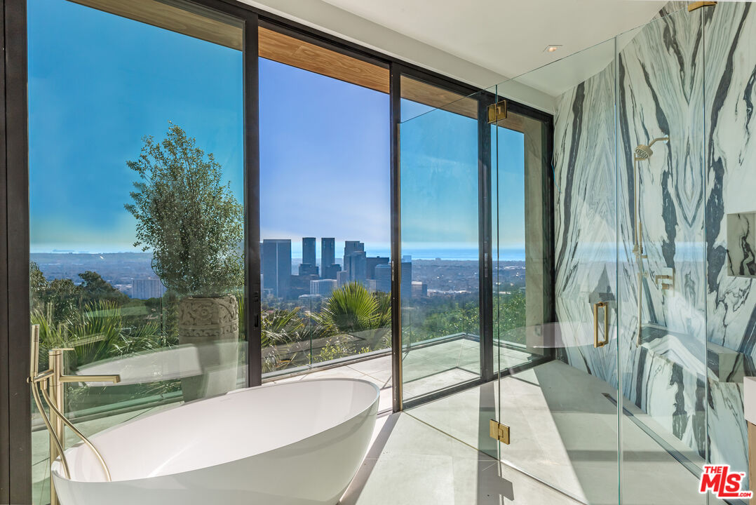 Beverly Hills, California, 90210, United States, 7 Bedrooms Bedrooms, ,11 BathroomsBathrooms,Residential,For Sale,1712391